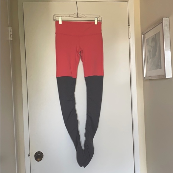 Alo Yoga Goddess Legging - Picture 2 of 4